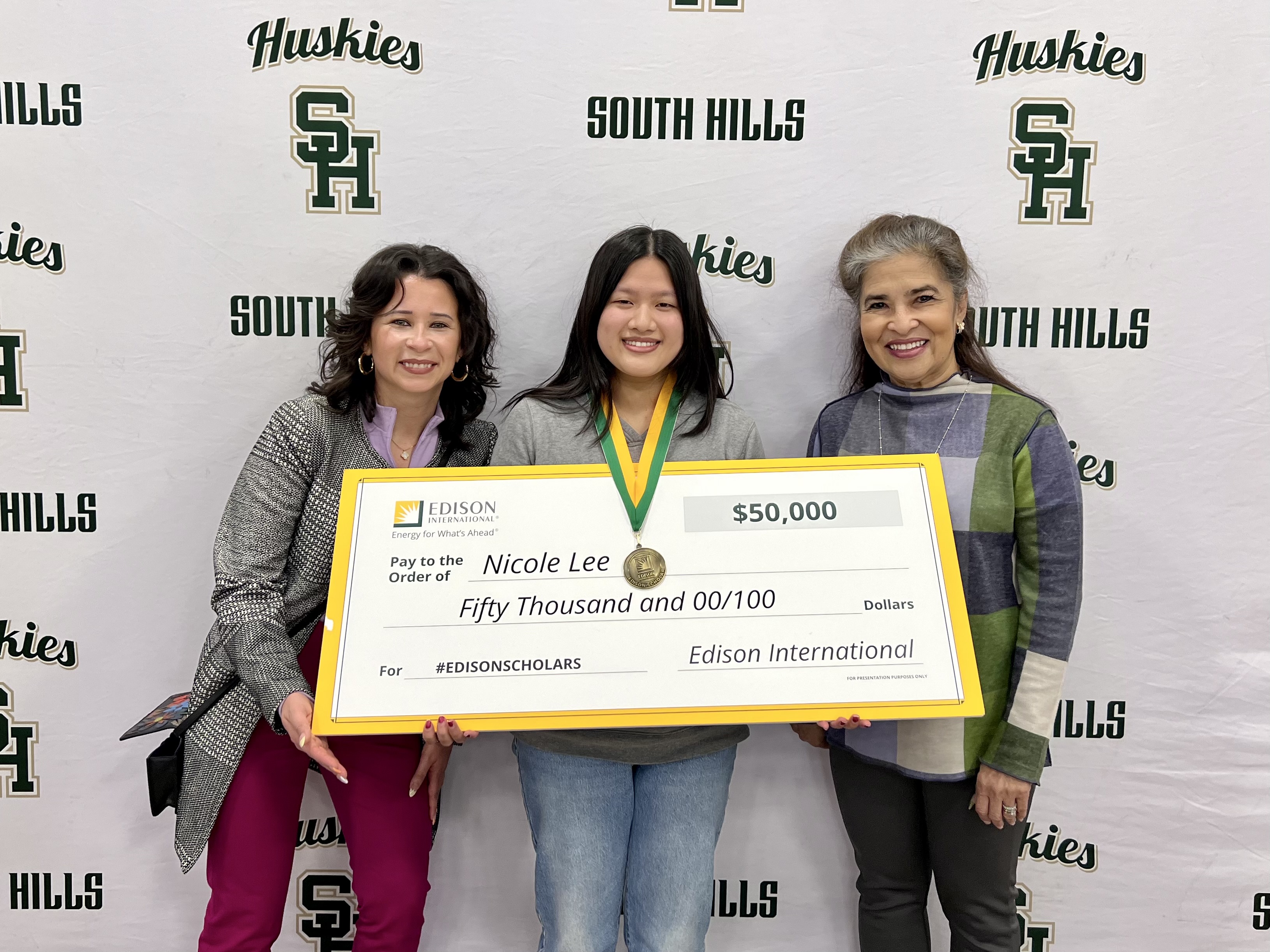 Exploring the World of AI and Autonomous Driving with DeepRacer: A Student’s Journey