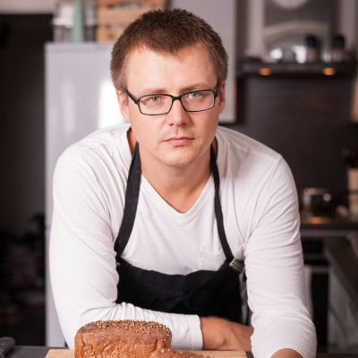 Tomasz Ptak with some bread (Source: Tomasz Ptak)